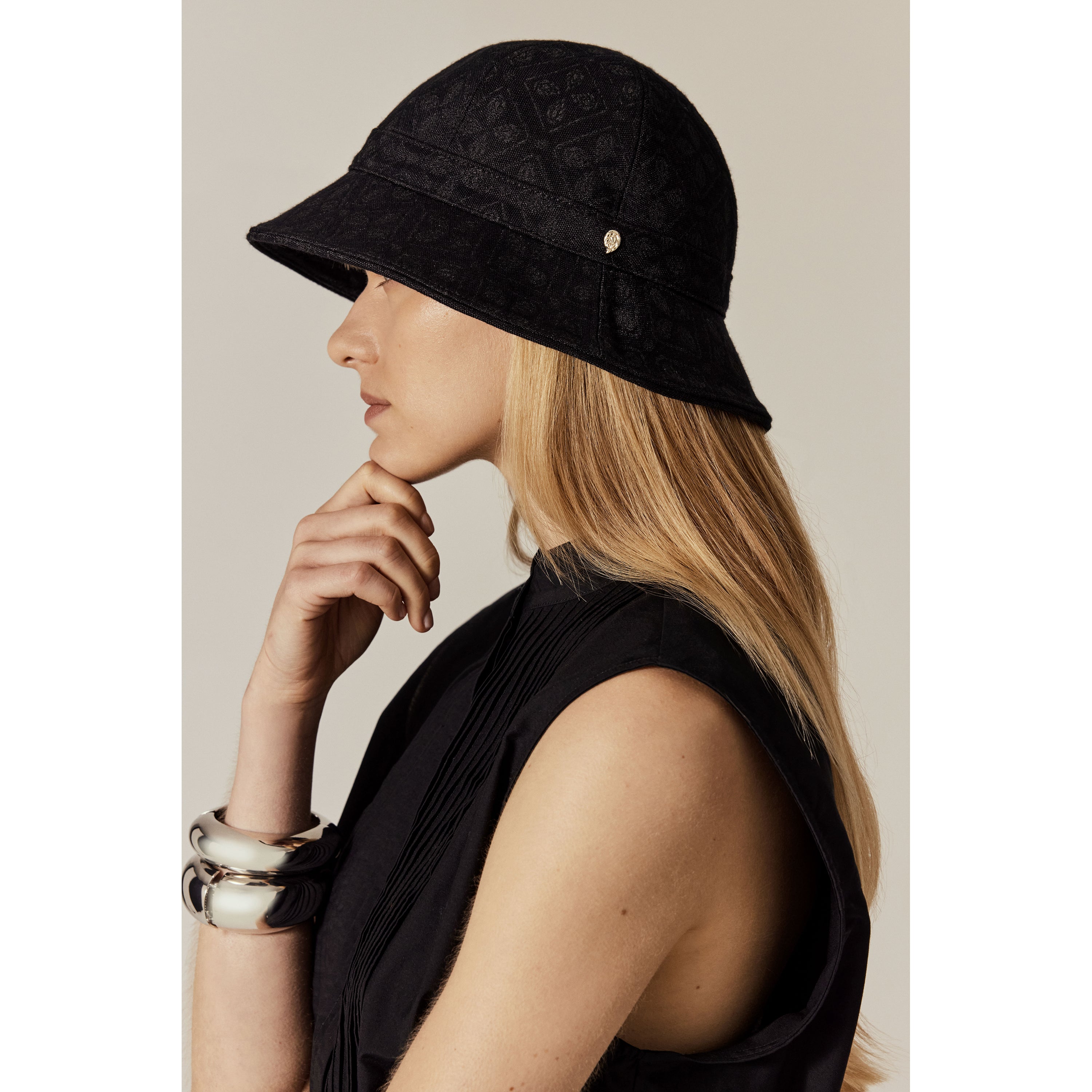 Cecilia_Jacquard_Cloche-